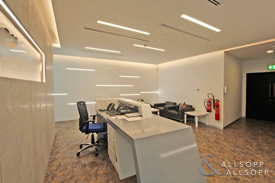19 Fully Fitted | Burj Facing | Corner Office