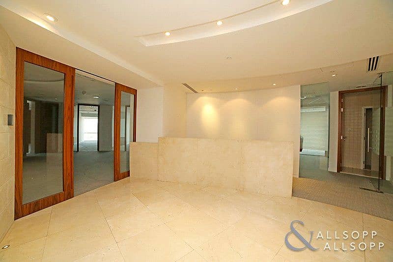 19 Fitted Office | Close to Metro | Chiller Free