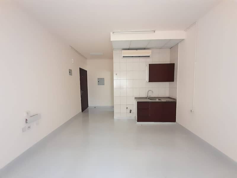 Lowest price studio available just 11k near shopping mall Muwilha,,.