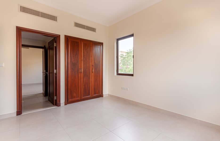 7 Near Pool & Park I Immaculate villa 5BED+Maid