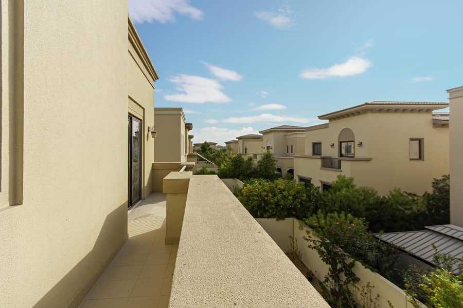 11 Near Pool & Park I Immaculate villa 5BED+Maid