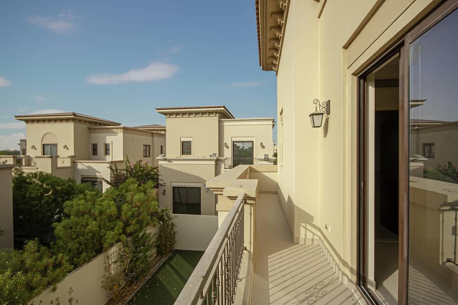 13 Near Pool & Park I Immaculate villa 5BED+Maid