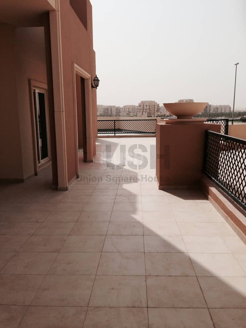 11 3 Beds Apt with Large Terrace on Podium