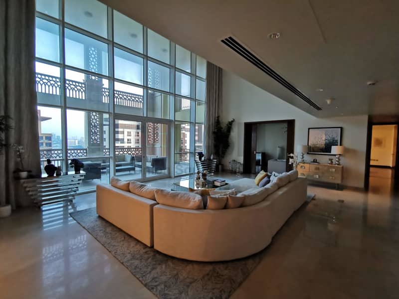 Best Deal Fully Upgraded and Furnished 4Br Penthouse