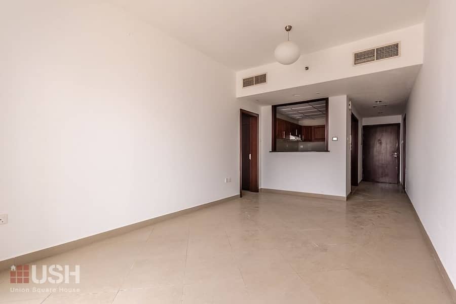 10 Well maintained unit |Lake View | 1 Month free