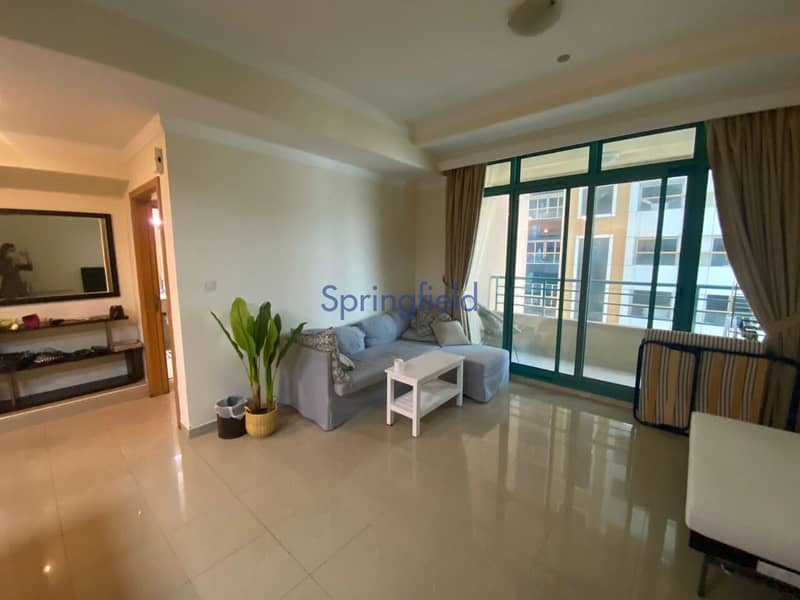 Bright and Spacious| Mid-floor | Partial Sea View