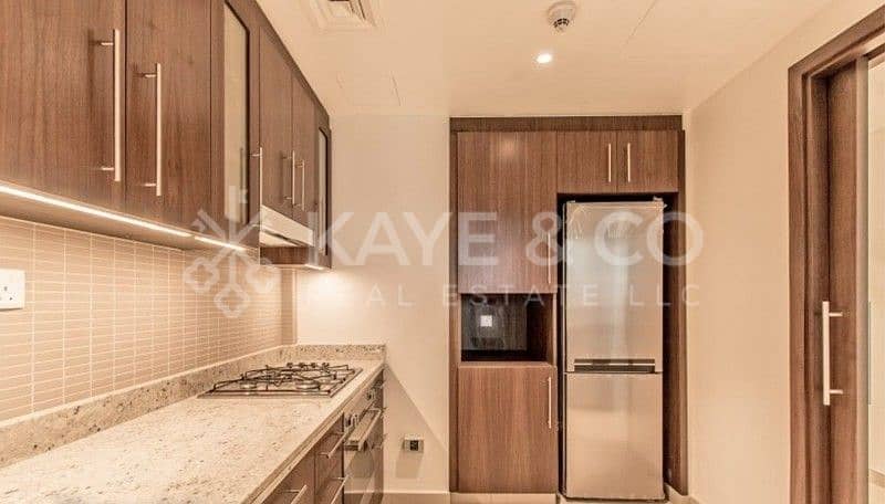 4 Spacious 1 Bed with Balcony in BLVD Point