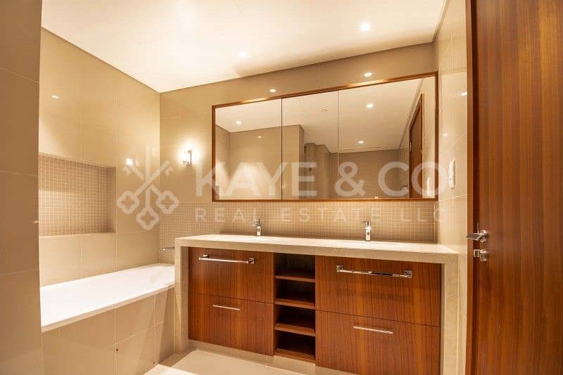 16 3BR plus Maid |Burj and Fountain View | High Floor