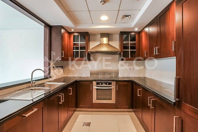 24 Full Burj Khalifa View | Fully Equipped Kitchen