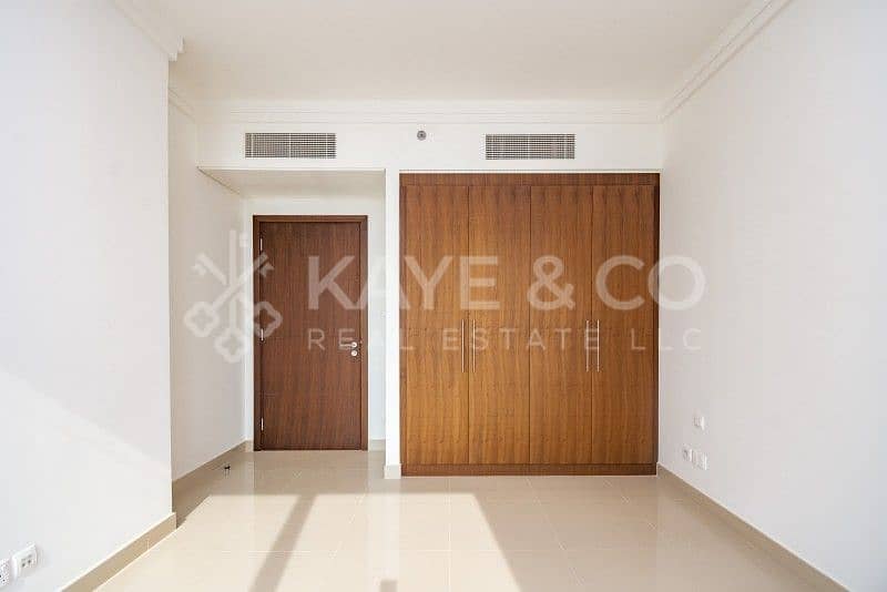 12 Burj and Fountain View | High Floor | Maid's Room