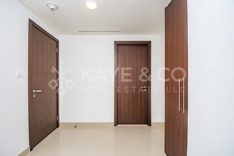 13 Burj and Fountain View | High Floor | Maid's Room
