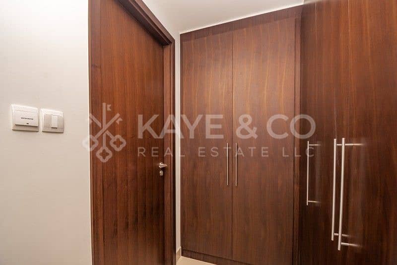 15 Burj and Fountain View | High Floor | Maid's Room