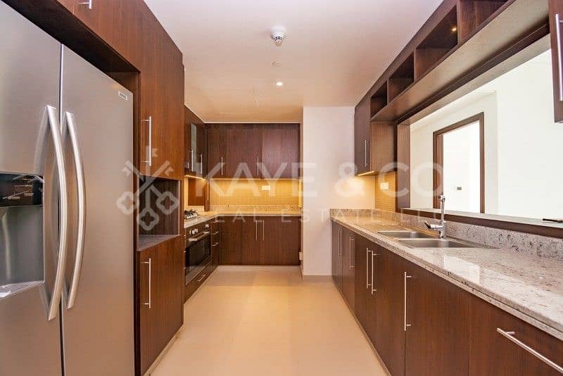 17 Burj and Fountain View | High Floor | Maid's Room