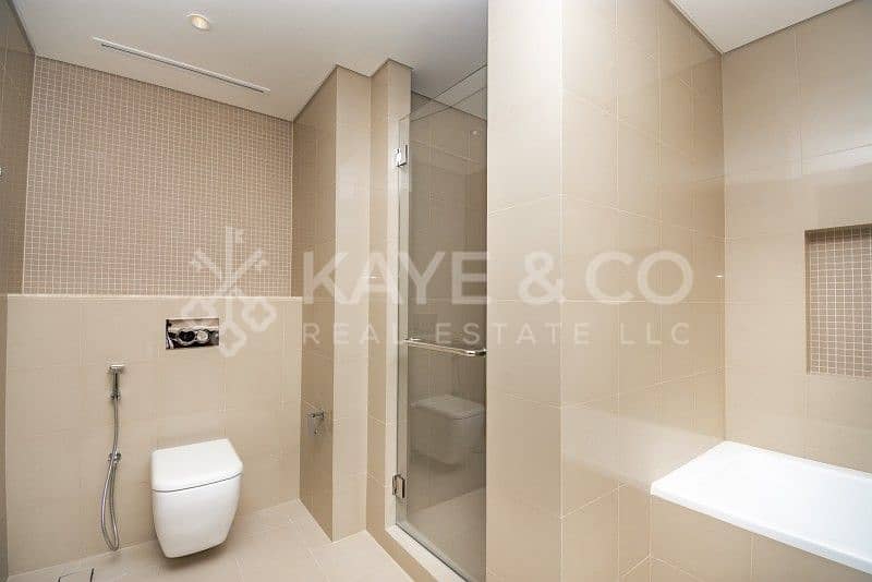 21 Burj and Fountain View | High Floor | Maid's Room