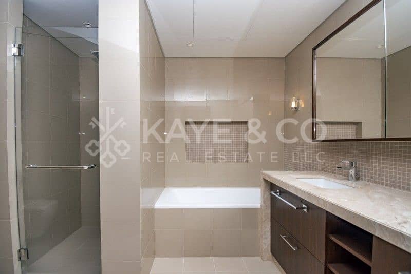 22 Burj and Fountain View | High Floor | Maid's Room