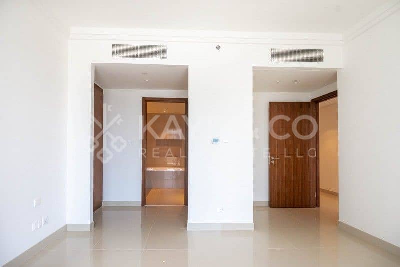 14 Ready To Occupy | Business Bay View | Maid's Room