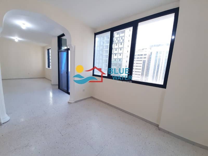 2 No Commission ! Elegant 3 BR With Balcony Near Corniche.