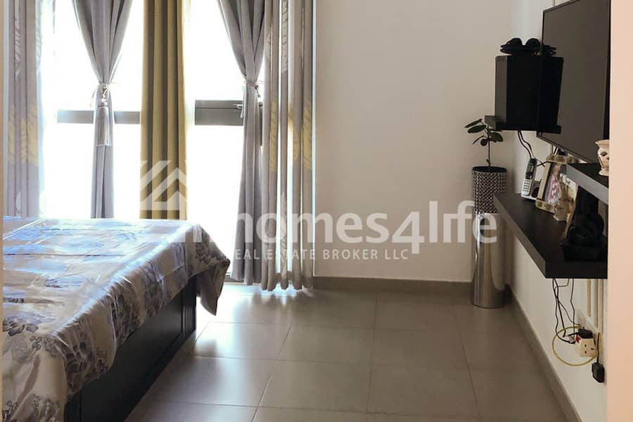 8 High Floor 2BR | Pool View | Vacant On Transfer