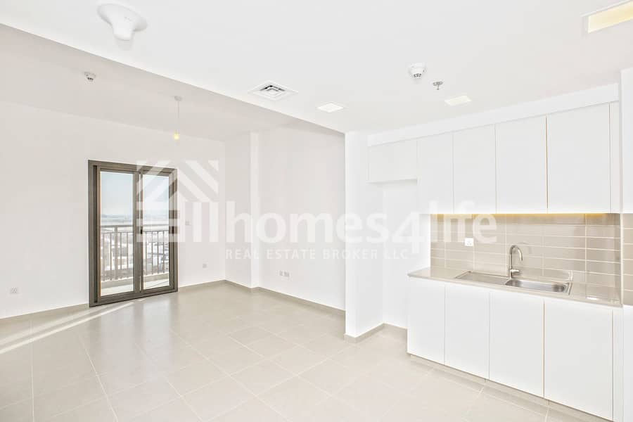 2 Gorgeous View | Mid Level Apartment | With Balcony