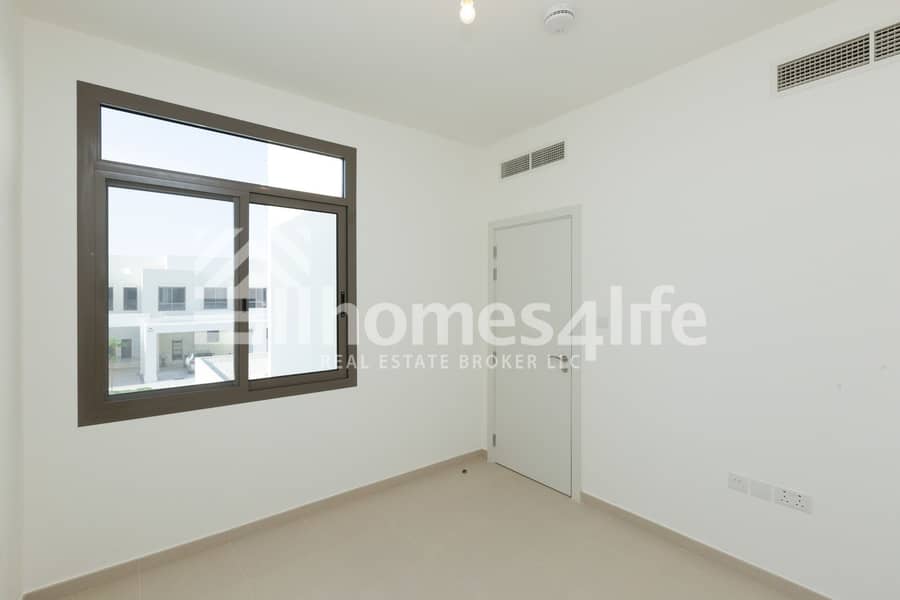 15 A 3BR Home Nearby to Pool and Park | Type 1