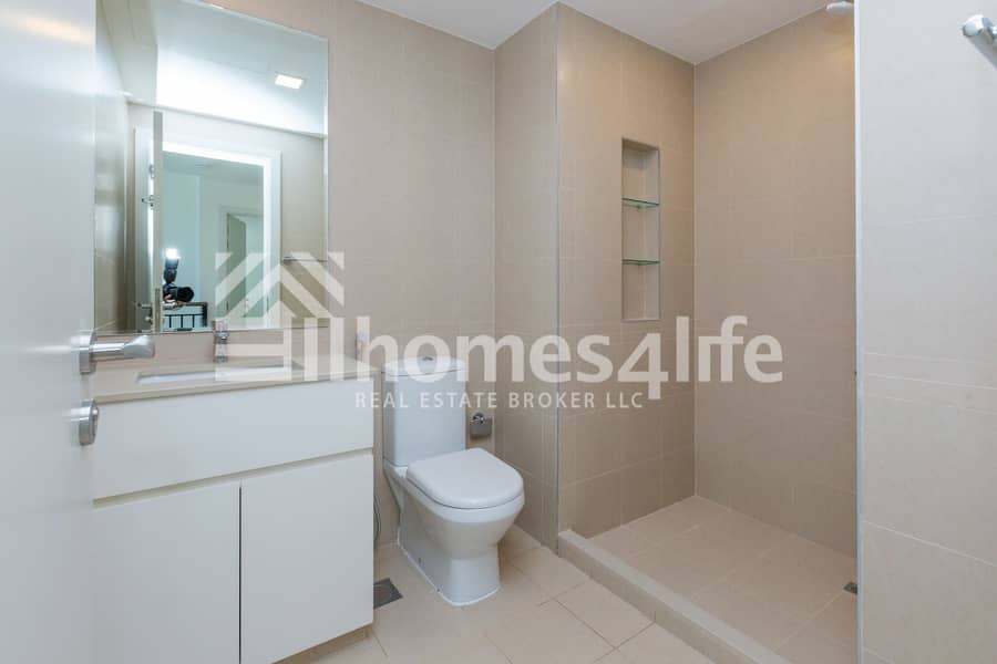 27 A 3BR Home Nearby to Pool and Park | Type 1