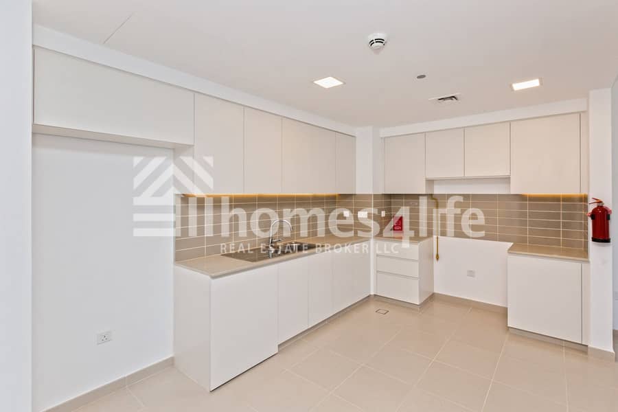 7 Amazing 2BR High Level Unit | Close to Facilities