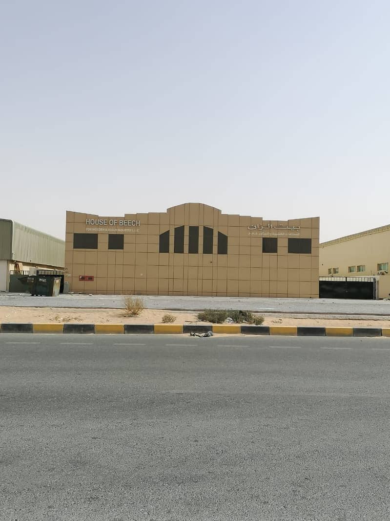 Furniture factory for sale in Al Sajaa Industrial Area in Sharjah * A very special location & an area of ​​20,000 feet