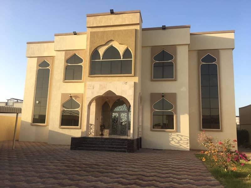 The luxury villa address Al Raqeeb has an excellent location and modern, modern finishes