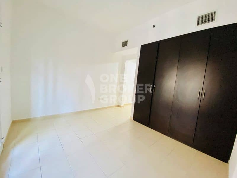 18 Spacious unfurnished 1 BR with 2 balconies