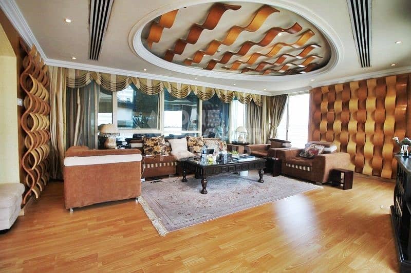 6 Upgraded 5 bed Duplex penthouse| Vacant on transfer