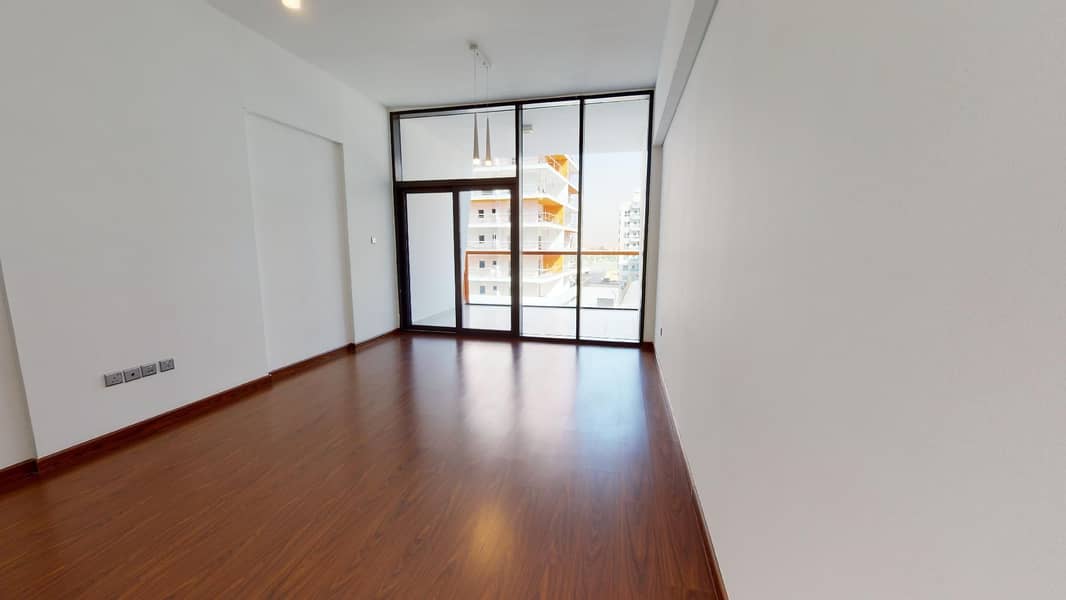 6 1 Month free | Nice balcony | Close to the mall