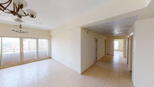 شقة 3 غرف نوم للايجار في الكرامة، دبي - Free maintenance | Balcony | Central AC