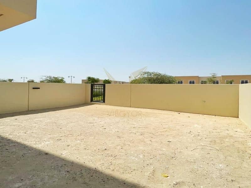 18 Excellent Value | Single Row | Just Handed Over