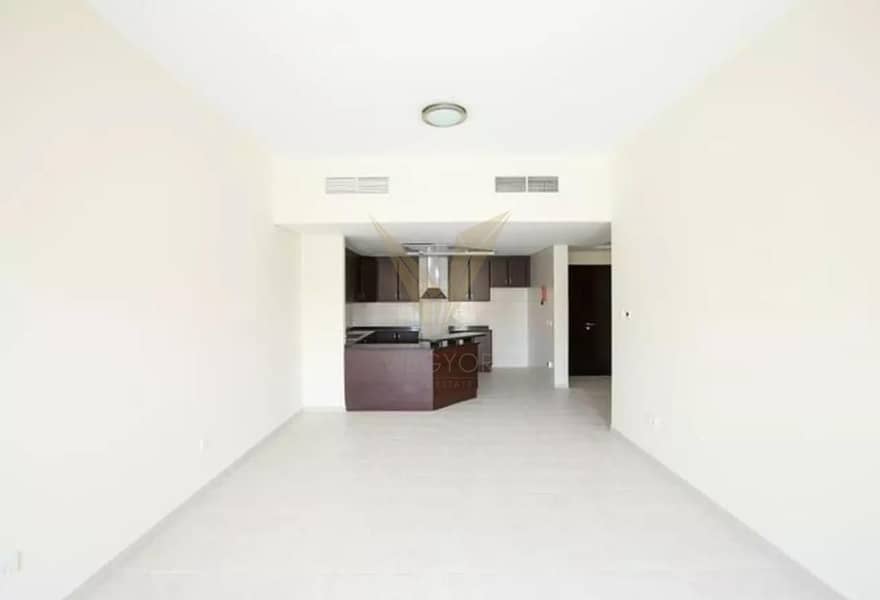 10 12 Payments | 1 Month Free | Close To Metro | Shared Pool