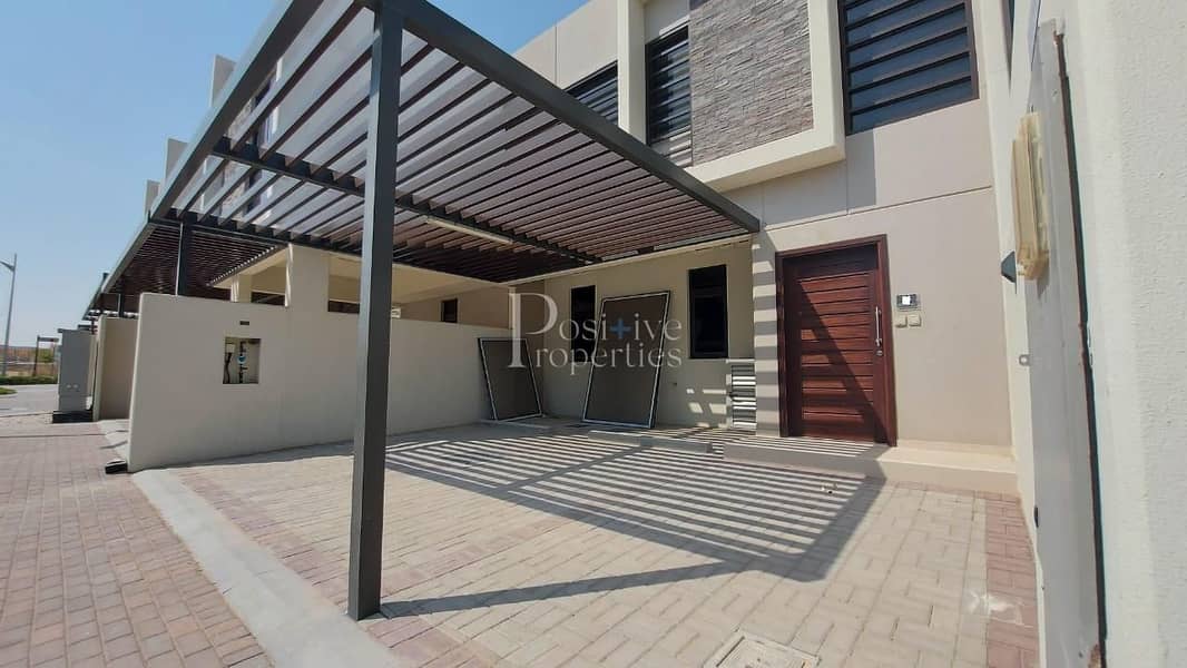 FULLY FURNISHED| 3 BEDROOM TOWNHOUSE |READY TO MOVE IN