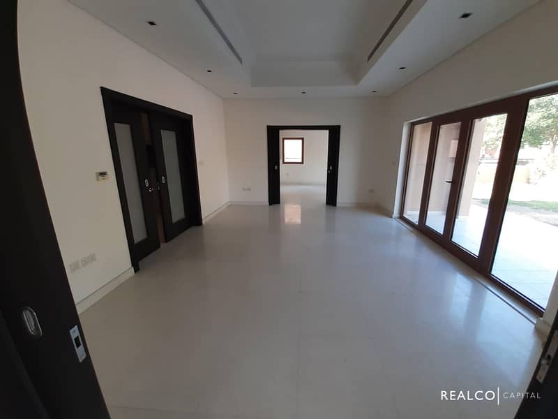 SPACIOUS 3BR+MAIDS VILLA IN FURJAN SPACIOUS 3BR+MAIDS VILLA IN FURJAN