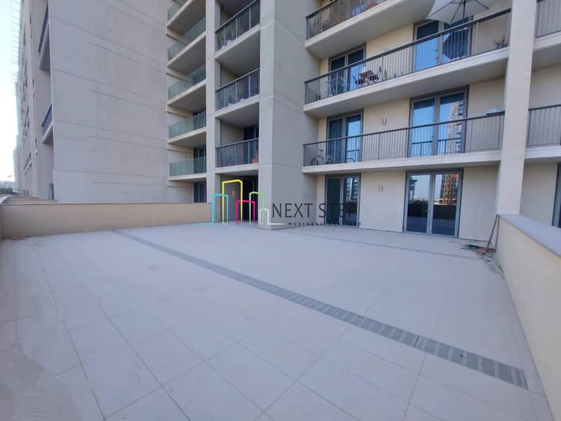 \" Very Big Balcony\" with Laundry Room l Full Facilities l Parking