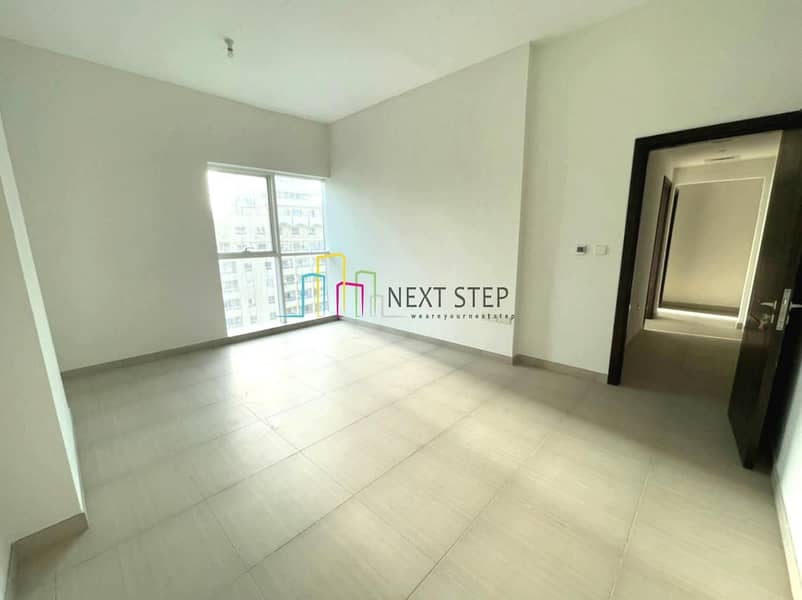 Besr2 Bedroom Apartment with Private  PARKING
