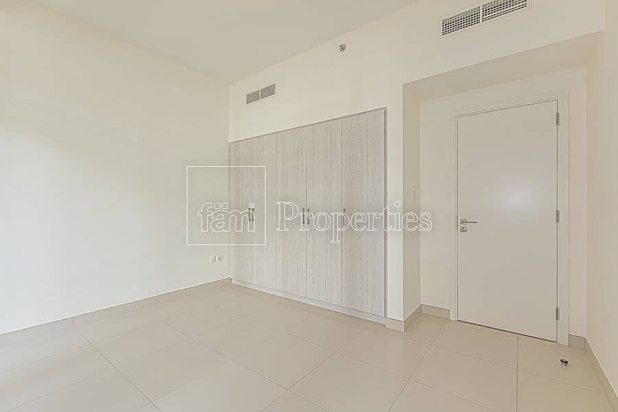 6 Brand New 2 Bed Apartment! Vacant!