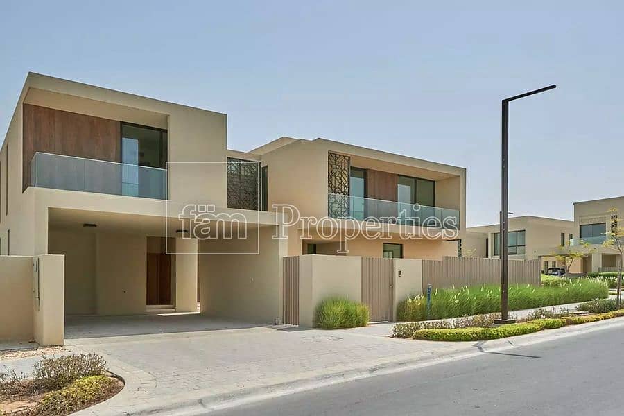 Corner Plot | Vacant & Brand New | Park View Corner Plot | Vacant & Brand New | Park View