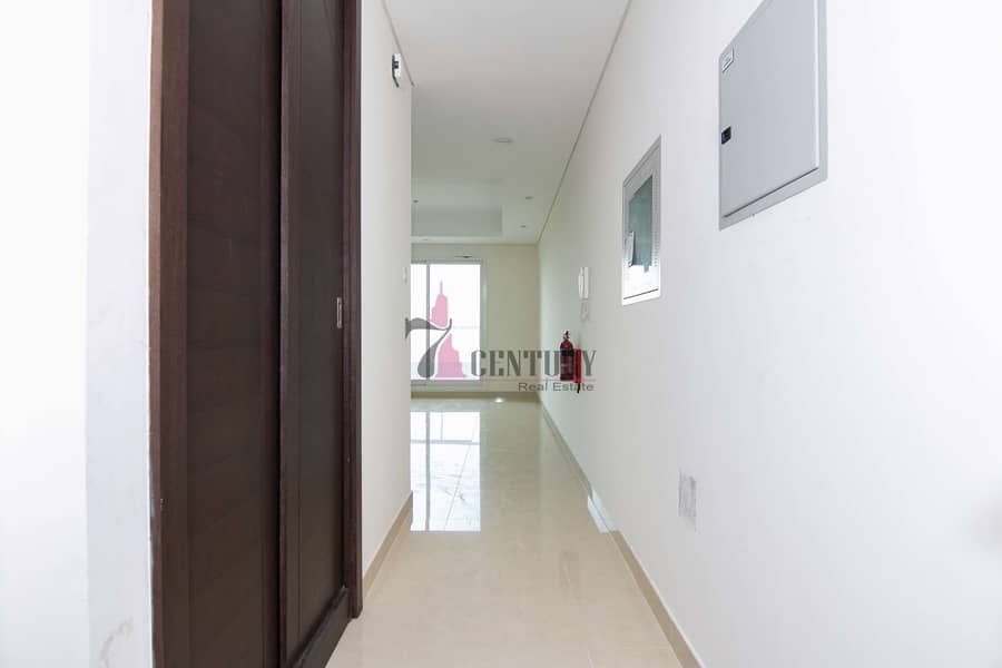 3 With Balcony | High Floor | Studio | Chiller Free