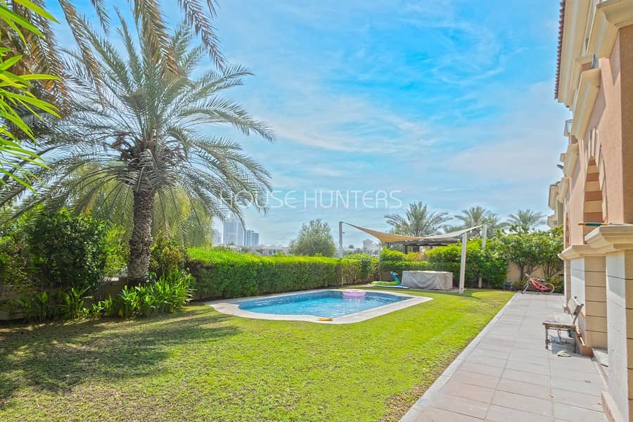 16 EXCLUSIVE|Contemporary B1 with Pool|Quiet Location