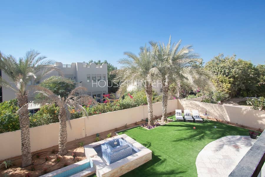 21 Al Mahra| Fully Upgraded Villa|Opposite Pool 5 Bed