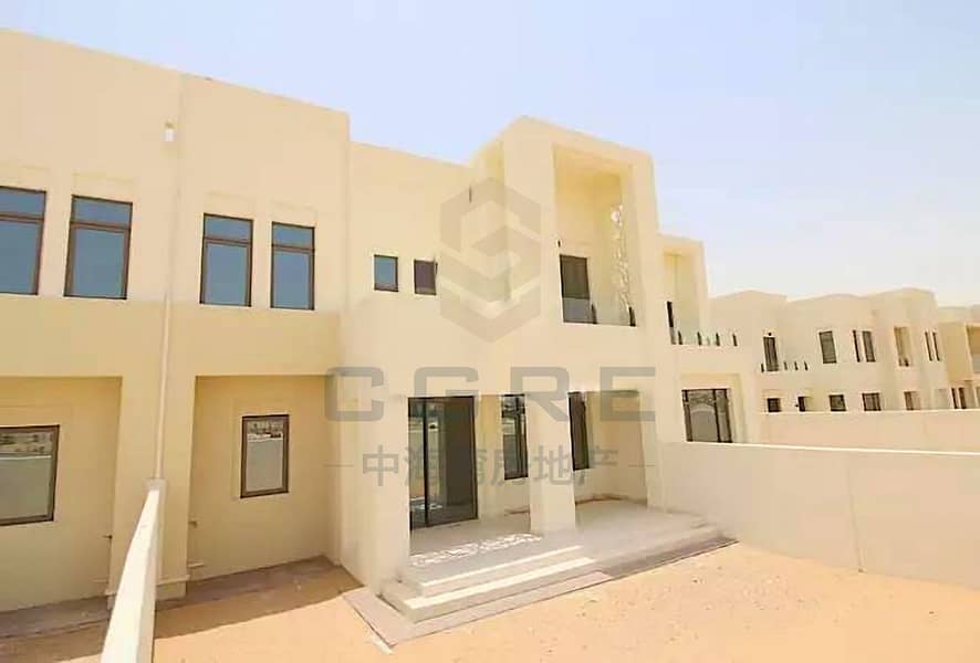 10 4 Bedroom + Maid | Single Row | Near Pool & Park