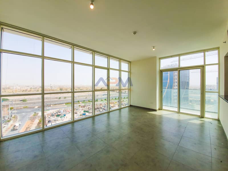 Spacious 1 Bed Apartment With Balcony.