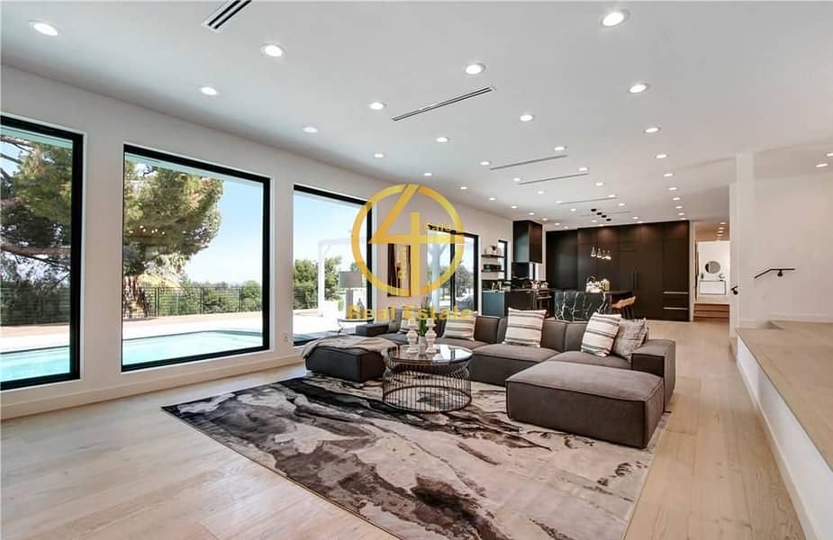 Brand New LUX Modern Design Villa