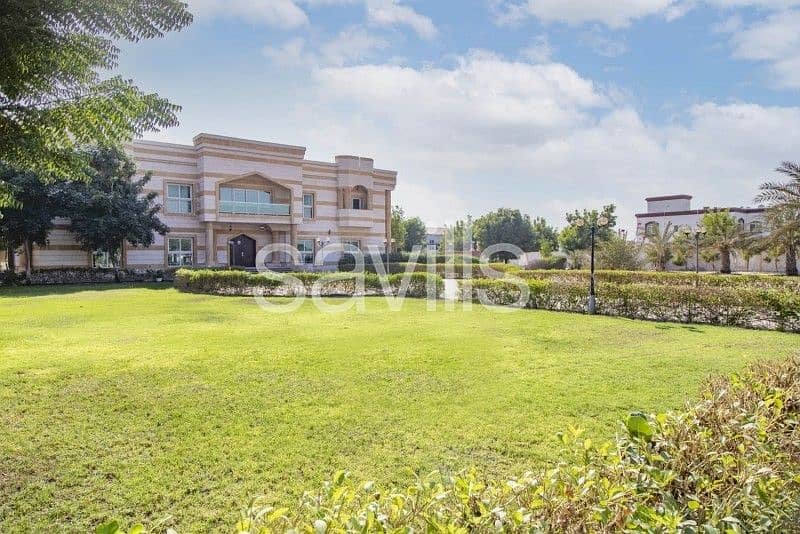 Spacious 12 BED villa with large plot