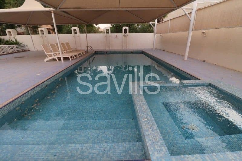 4 Airy villa Large plot Big swimming pool