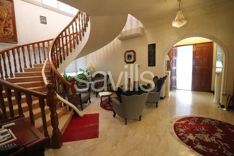 8 Airy villa Large plot Big swimming pool