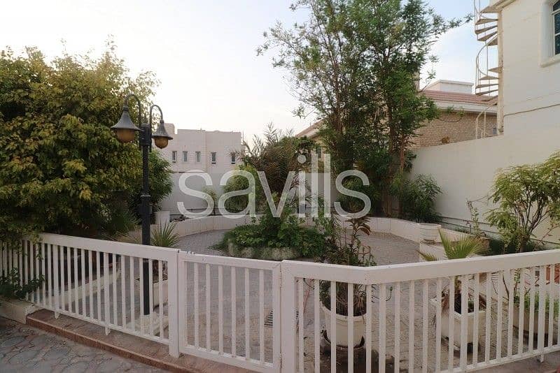 38 Airy villa Large plot Big swimming pool